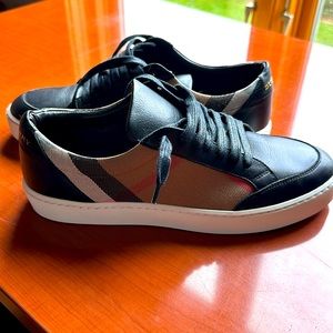 Burberry leather Italian sneakers
